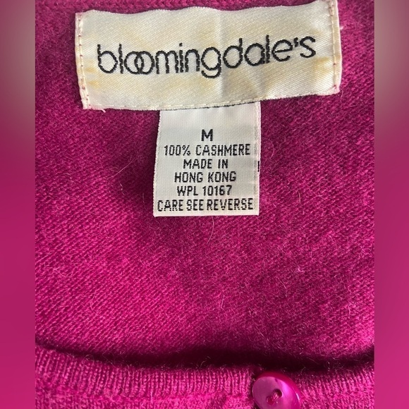 Bloomingdale’s 100% Cashmere Magenta Sweater Size Medium - Picture 4 of 5